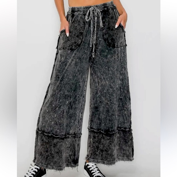 Freyed Wide Leg Women’s Pants - Picture 1 of 4